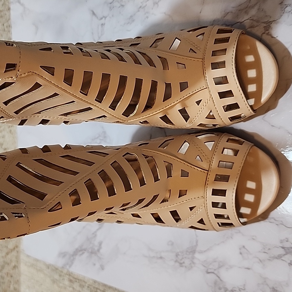 Charlotte Russe Ara nude heels - Picture 3 of 6